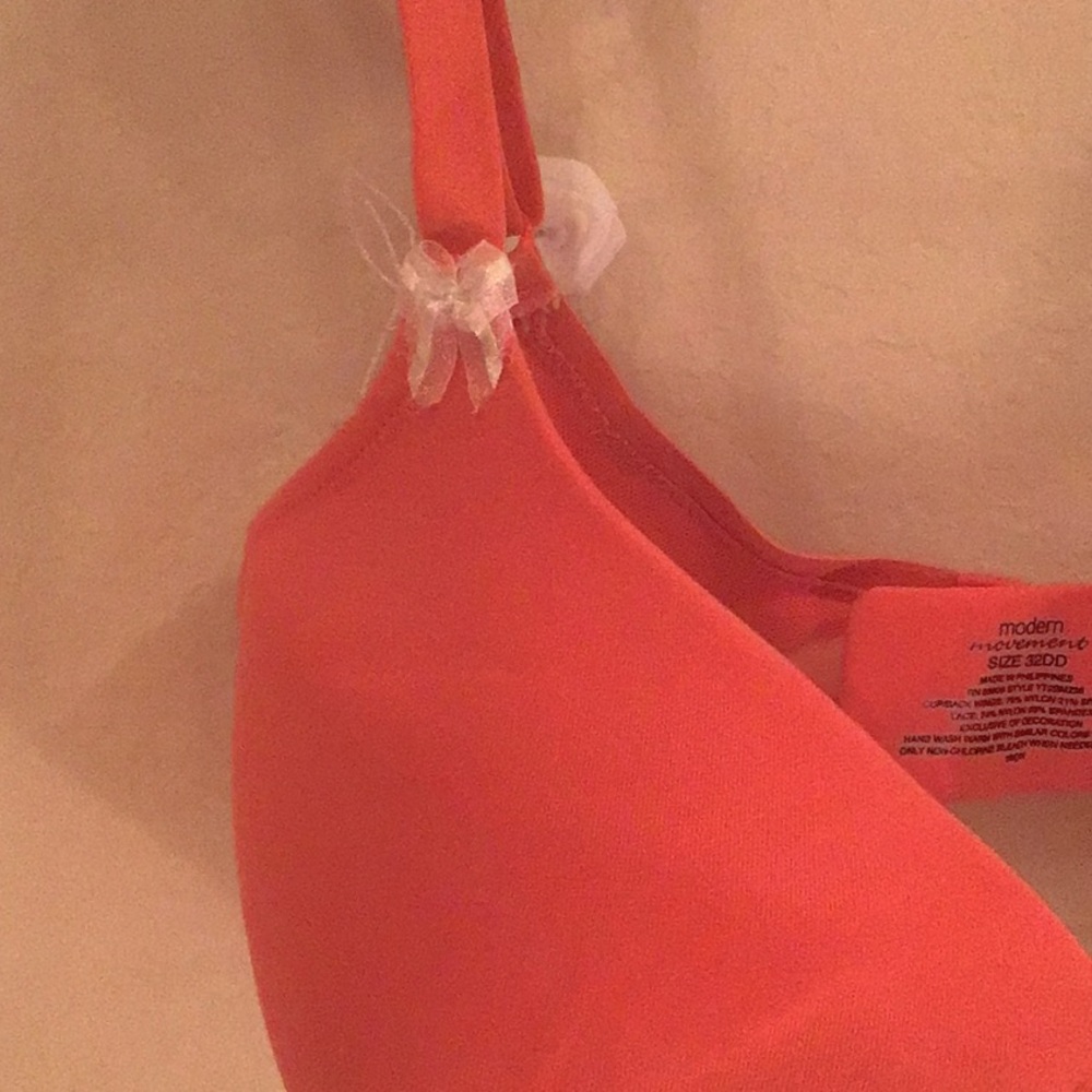 Modern-Movement Bra - Picture 3 of 6